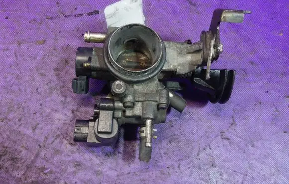 Toyota Yaris Verso Throttle body valve 
