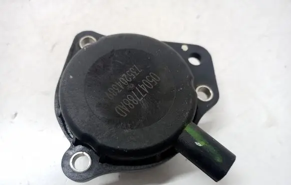 Chrysler Pacifica Camshaft vanos timing valve 05047788AD