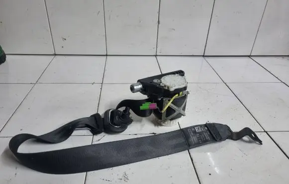 Skoda Roomster (5J) Front seatbelt 5J0857702B 34066168 65719