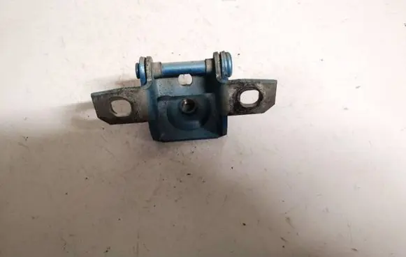 Ford Ka Tailgate/trunk/boot hinge c442