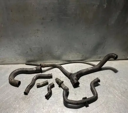 Mercedes-Benz 190 W201 Coolant pipe/hose 2013323594