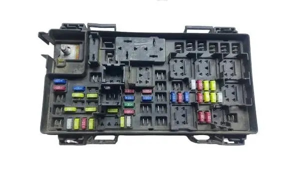 Dodge Caravan Fuse module 68239606AAKAS 68239606AA