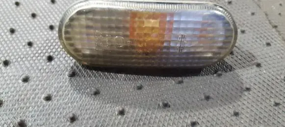 Volkswagen Golf III Front fender indicator light 3B0949117C