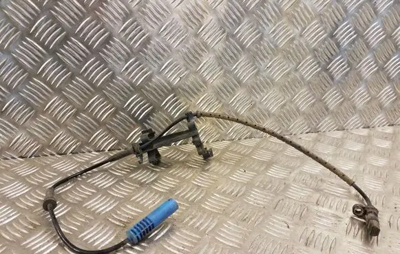 BMW 5 E39 ABS brake wheel speed sensor 69087059 611269087059