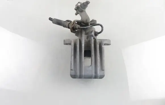 Volkswagen Golf V Rear brake caliper