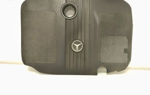 Mercedes-Benz C W204 Engine cover (trim) A6510102167
