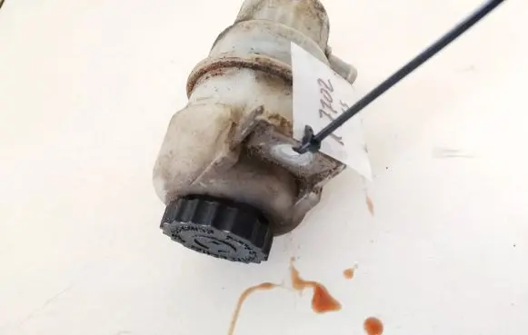 Chrysler Sebring (JS) Power steering fluid tank/reservoir