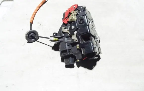 Audi A4 S4 B6 8E 8H Rear door lock 8E0839016C