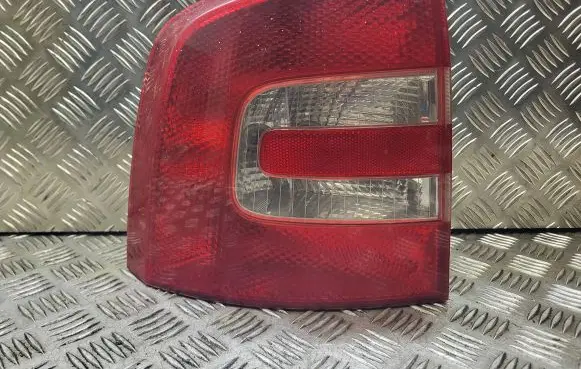 Skoda Octavia Mk2 (1Z) Rear/tail lights 1Z9945