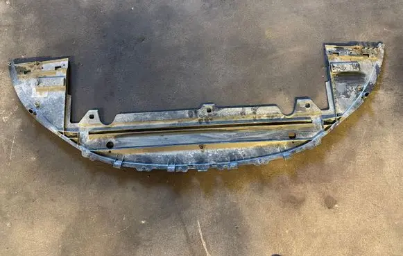 Volvo S80 Front bumper skid plate/under tray 30655172