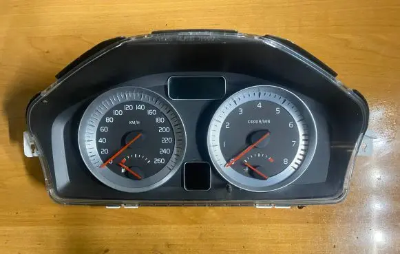 Volvo C70 Speedometer (instrument cluster) 31254828 36000956 69399460T