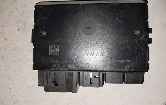 Volkswagen PASSAT B8 Tow bar trailer control unit/module 5Q0907383G 8A001003 5Q0907383D