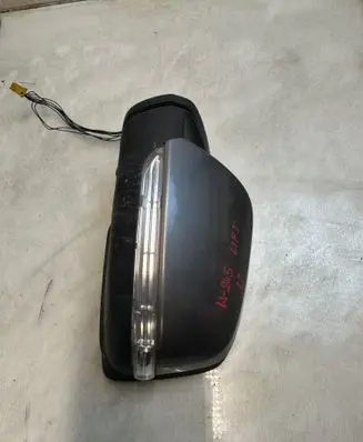 Mercedes-Benz B W245 Front door electric wing mirror 231132