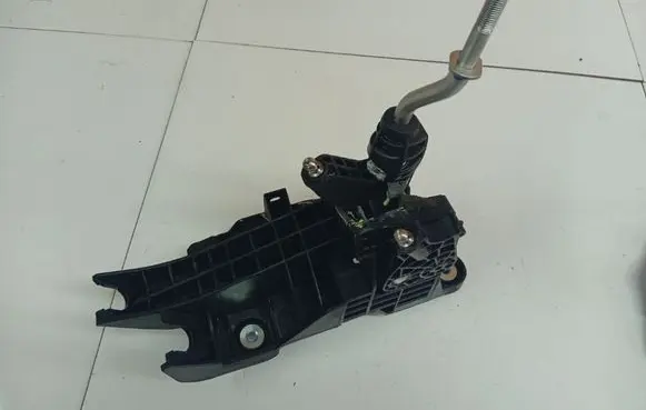 Mazda 3 II Gear shifter/selector BBM746100
