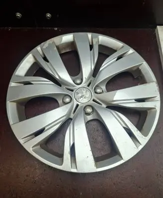 Peugeot 208 I R15 wheel hub/cap/trim 9673846377