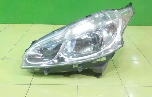 Peugeot 208 I Headlight/headlamp 89905651