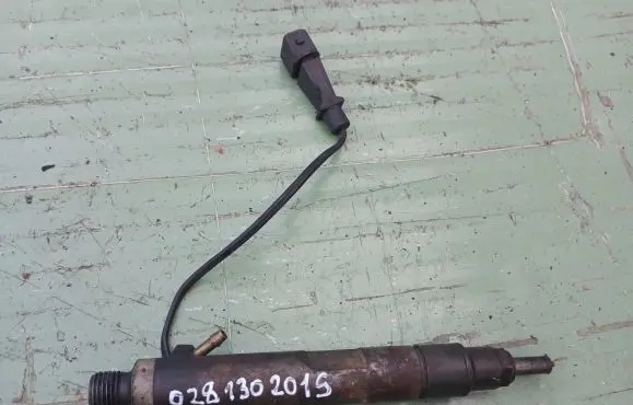 Audi A3 S3 8L Fuel injector 028130201S