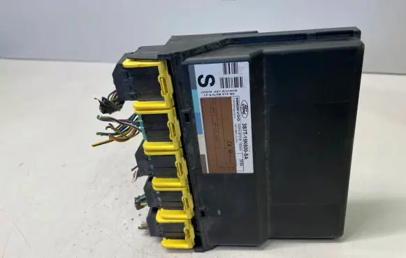 Ford Mondeo Mk III Comfort/convenience module 3S7T15K600SA