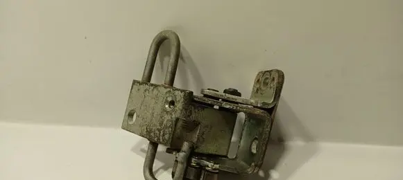 Volkswagen Caddy Front door lower hinge
