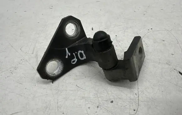 Volkswagen PASSAT CC Front door upper hinge