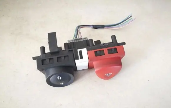 Renault Megane II Hazard light switch 8200095493 8200109723