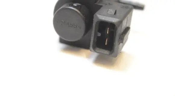 BMW 7 F01 F02 F03 F04 Turbo solenoid valve 7810831