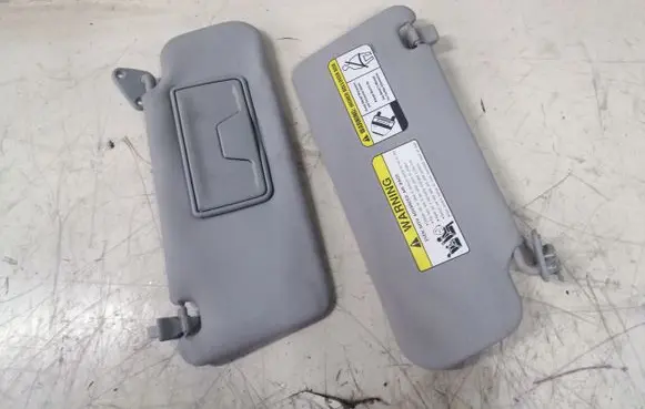 Mitsubishi Outlander Sun visor