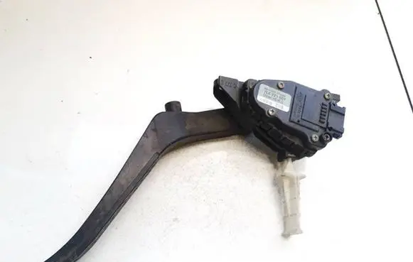 Volkswagen Touareg I Accelerator throttle pedal 7L6721507 6PV007770-25