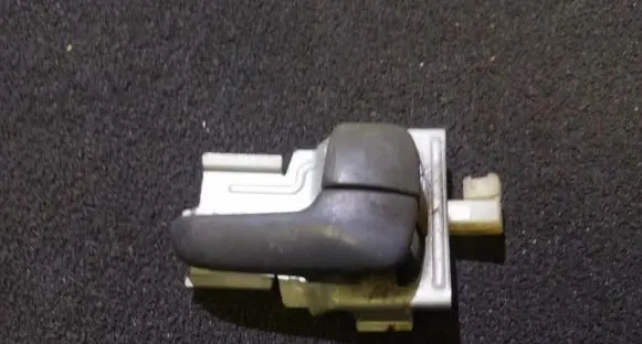Mazda 626 Rear door interior handle mdh20i