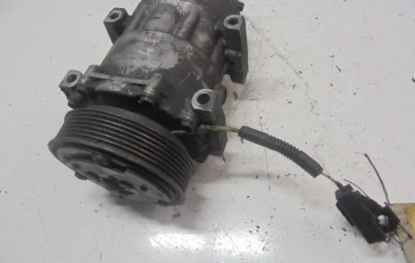 Renault Megane I Air conditioning (A/C) compressor (pump) SD7V16