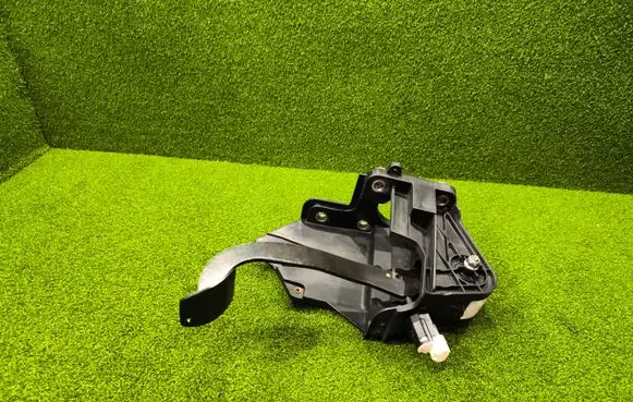 Renault Master III Brake pedal 465105948 070108H