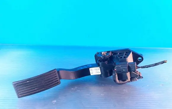 Hyundai Getz Accelerator throttle pedal 327261C800