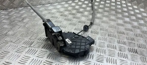 Volvo XC60 Front door lock 30799301