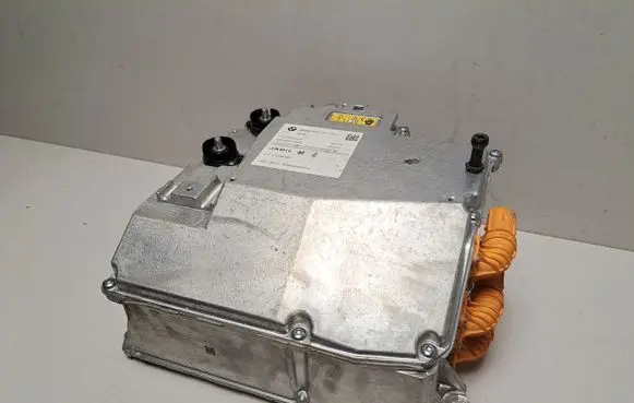 BMW i4 Voltage converter inverter 5B67BC7 5B6B605