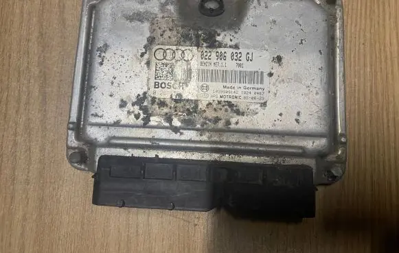 Audi A3 S3 8P Engine control unit/module 0261208793 022906032GJ 1039S09142