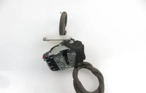Infiniti Q50 Front door lock 