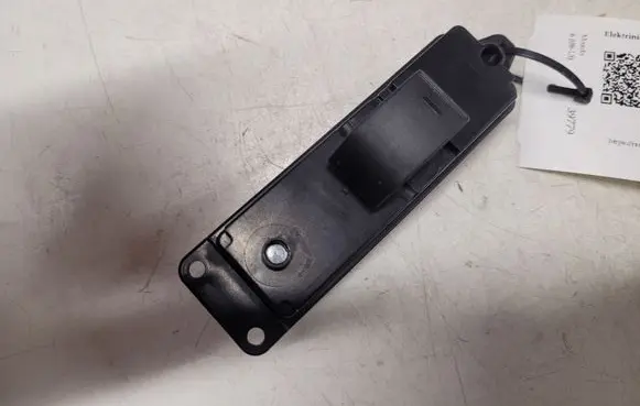 Mazda 6 Electric window control switch GS1D66370 K1827 03124600