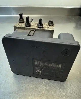 Volkswagen Golf V ABS Pump 1K0614517AC 10096003623 00004427G3