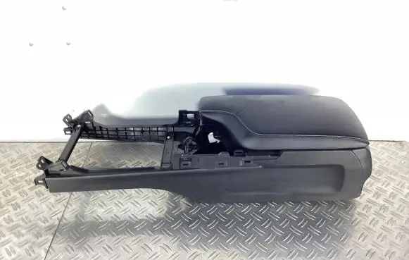 Lexus RC Armrest 5881024190 5881224020