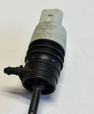 BMW X1 E84 Windscreen/windshield washer pump 7298309 20121215