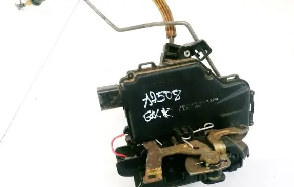 Seat Toledo II (1M) Rear door lock 3B4839015A