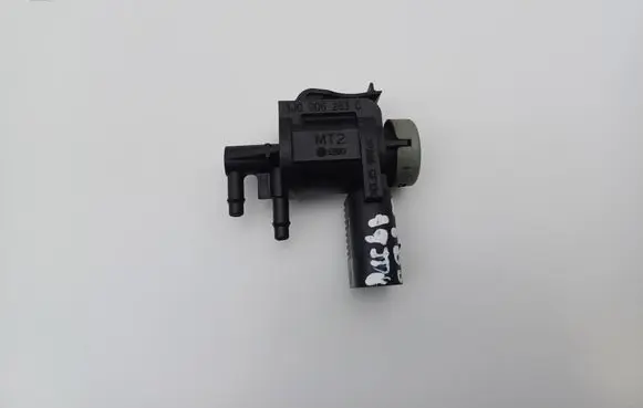 Audi A4 S4 B5 8D Turbo solenoid valve 1J0906283C