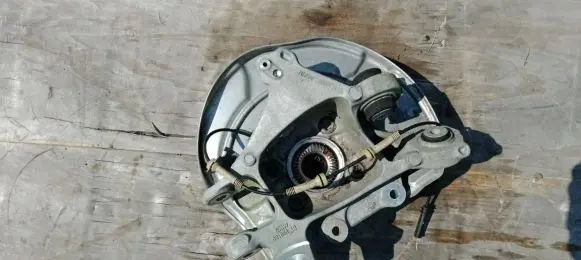 BMW 7 G11 G12 Front wheel hub 62165410
