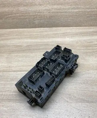 Volkswagen PASSAT B3 Fuse module 171941813D