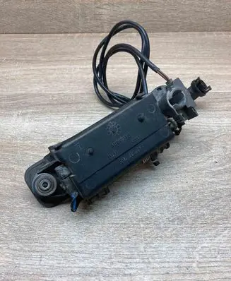 Audi 80 90 B3 Front door lock (next to the handle) 893837205