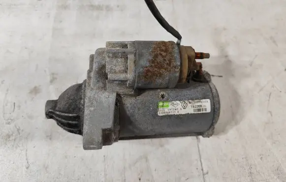 Renault Megane III Starter motor 8200568535E