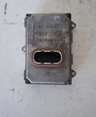Mercedes-Benz E W211 Headlight ballast module Xenon 0028206026 74284700 5DF00870400