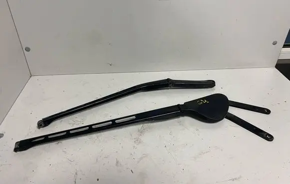 Mercedes-Benz C W203 Front wiper blade arm A2038203044 A231180437