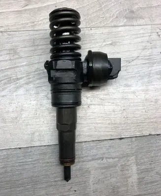 Seat Ibiza IV (6J,6P) Fuel injector 038130073BP