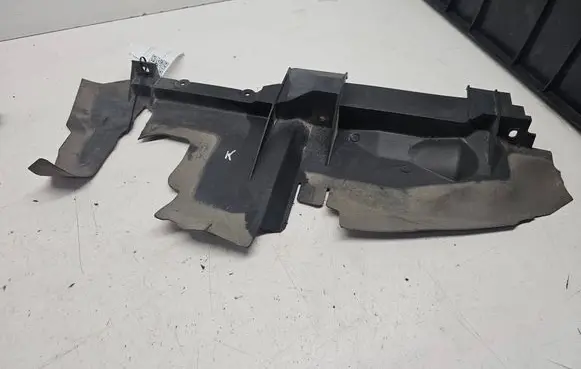 Audi Q7 4L Intercooler air guide/duct channel 4L0121283